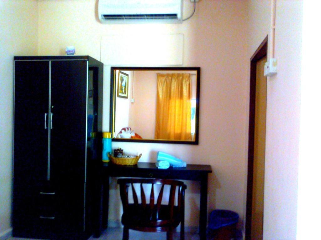 Motel Tanjung Puteri Pasir Hitam Room photo